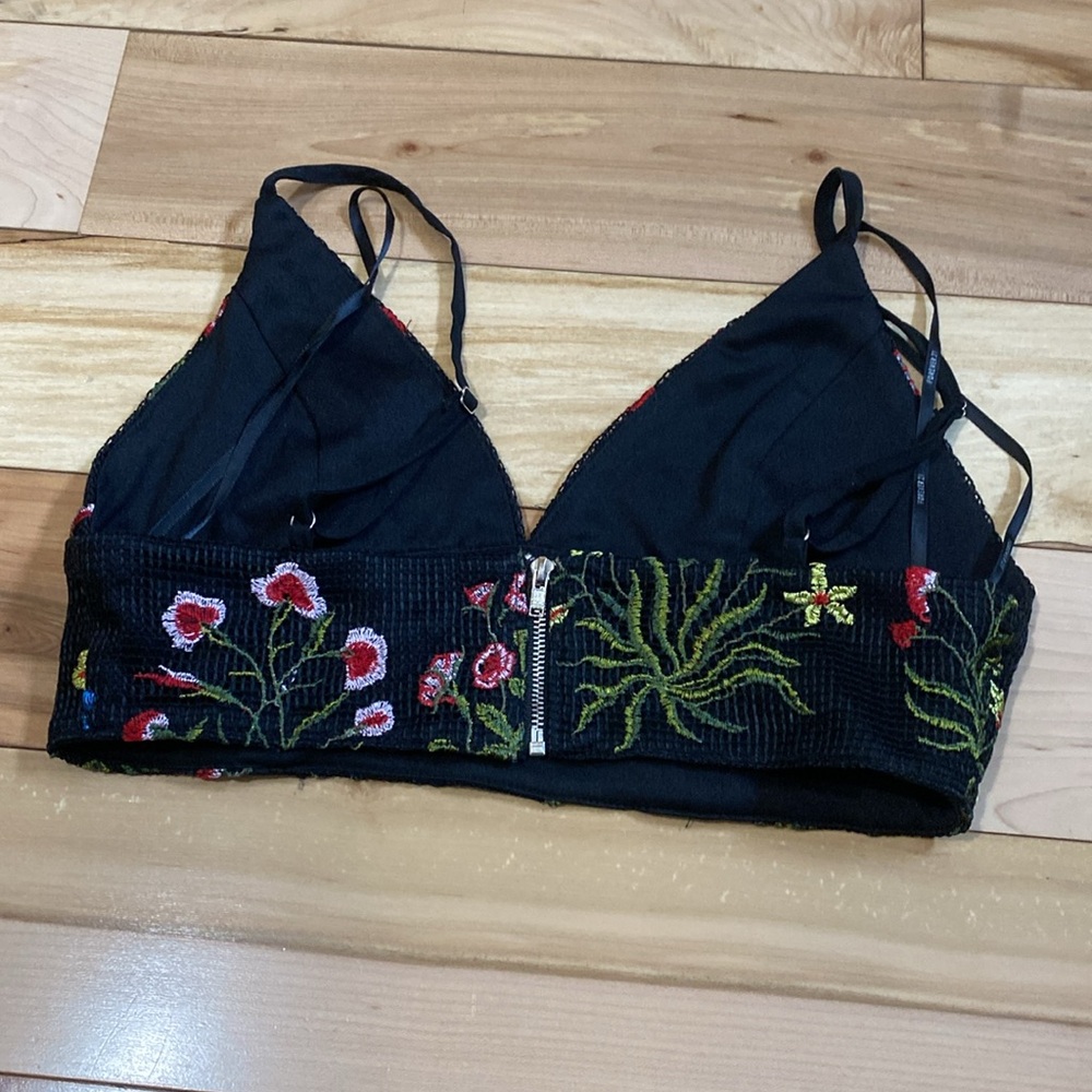 Floral Embroidered Black Bralette - Picture 5 of 12